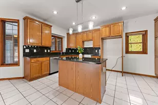 148 Timber Point Ct, Valparaiso, IN 46385 - Photo 14