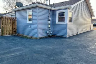 719 N Indiana St, Griffith, IN 46319 - Photo 4