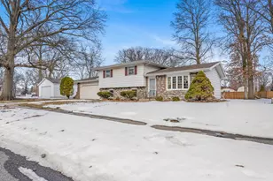 2803 Teresa St, Portage, IN 46368 - Photo 2