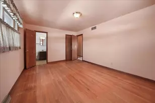 805 W Wilson St, Hebron, IN 46341 - Photo 12