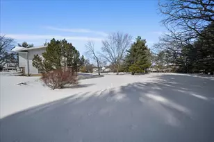 805 W Wilson St, Hebron, IN 46341 - Photo 26