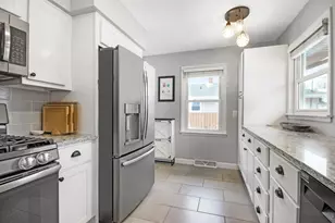 9347 O Day Dr, Highland, IN 46322 - Photo 4