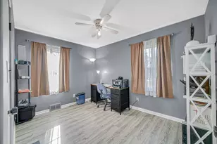 1119 W 38th Pl, Hobart, IN 46342 - Photo 10