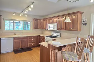 139 Shorewood Dr, Michigan City, IN 46360 - Photo 6