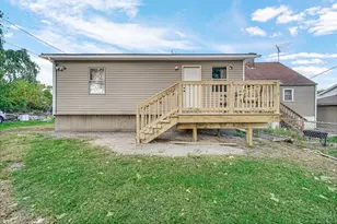 1047 Ralston St, Gary, IN 46406 - Photo 4