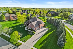 1555 Chalone Ct, Crown Point, IN 46307 - Photo 2