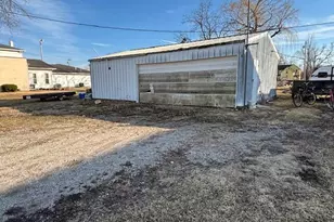 129 W Union St, Goodland, IN 47948 - Photo 4