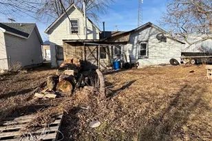 129 W Union St, Goodland, IN 47948 - Photo 2