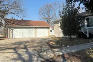 10920 Thielen St, Saint John, IN 46375 - Photo 4