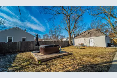 2627 Clough Avenue, Highland, IN 46322 - Photo 16