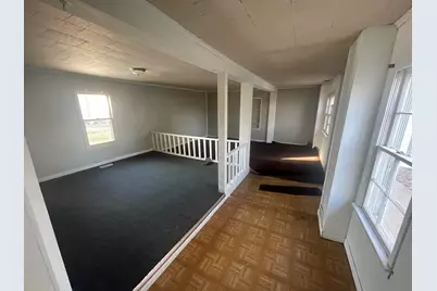 404 Park Avenue, Wheeler, IN 46393 - Photo 4
