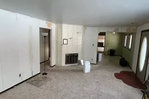 12109 White Oak Dr, Crown Point, IN 46307 - Photo 2