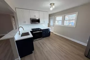 2933 W 38th Pl, Hobart, IN 46342 - Photo 4