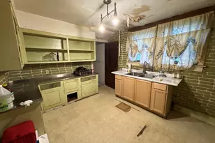 333 Jackson St, Gary, IN 46402 - Photo 2