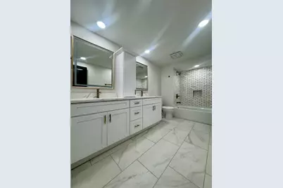 8611 Lakewood Avenue, Gary, IN 46403 - Photo 20