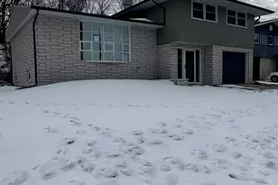 8611 Lakewood Ave, Gary, IN 46403 - Photo 2