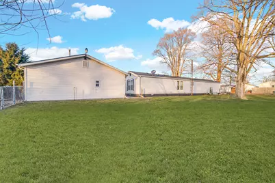 9815 W 236th Avenue, Schneider, IN 46376 - Photo 1