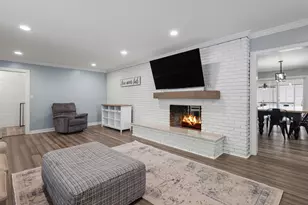 404 Golfview Rd, Michigan City, IN 46360 - Photo 4