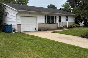 409 Holly Rd, Michigan City, IN 46360 - Photo 4