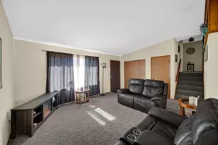 407 Aspen St, Hebron, IN 46341 - Photo 4