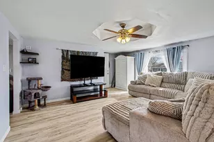 307 E Casey St, Hebron, IN 46341 - Photo 4