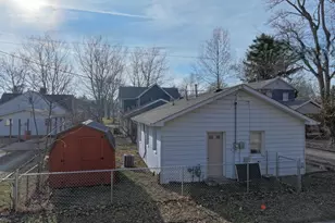 621 1/2 S Monticello St, Winamac, IN 46996 - Photo 4