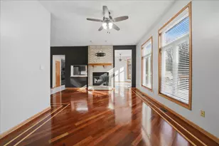 320 Kenbridge Ct, Valparaiso, IN 46385 - Photo 6