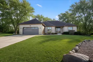 320 Kenbridge Ct, Valparaiso, IN 46385 - Photo 1