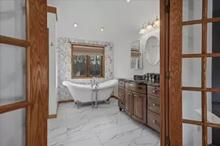 320 Kenbridge Ct, Valparaiso, IN 46385 - Photo 22