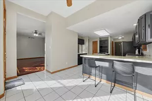 320 Kenbridge Ct, Valparaiso, IN 46385 - Photo 8