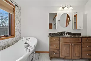 320 Kenbridge Ct, Valparaiso, IN 46385 - Photo 18