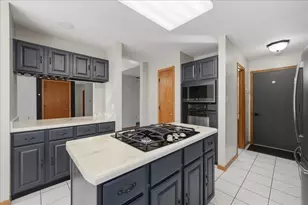 320 Kenbridge Ct, Valparaiso, IN 46385 - Photo 14