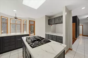 320 Kenbridge Ct, Valparaiso, IN 46385 - Photo 10