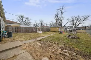 1209 W 1st Pl, Hobart, IN 46342 - Photo 12