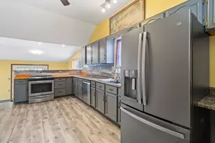 214 Woodlawn Ave, Chesterton, IN 46304 - Photo 14