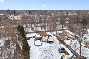 214 Woodlawn Ave, Chesterton, IN 46304 - Photo 2