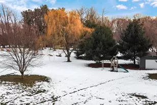 588 Mayapple Dr, Westville, IN 46391 - Photo 6