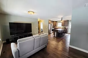 11524 Briarhill Dr, Demotte, IN 46310 - Photo 4