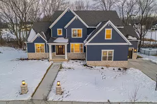 2900 Whispering Brk Ln, Valparaiso, IN 46385 - Photo 2