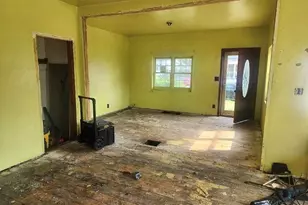 618 Dupage St, Michigan City, IN 46360 - Photo 8