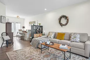 1049 E 117th Pl, Crown Point, IN 46307 - Photo 4