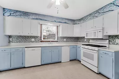 659 Lorraine Drive, Valparaiso, IN 46385 - Photo 8