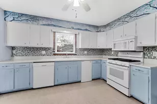 659 Lorraine Dr, Valparaiso, IN 46385 - Photo 8