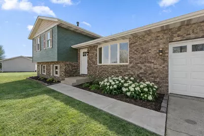 2807 W 63rd Lane, Merrillville, IN 46410 - Photo 2