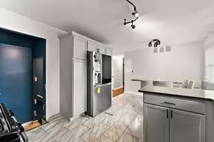 1142 W 72nd Ln, Merrillville, IN 46410 - Photo 4