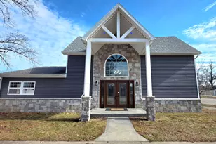 205 W Pearl St, Hamlet, IN 46532 - Photo 1