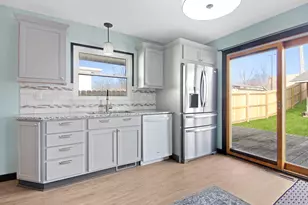 114 S Chase Dr, Crown Point, IN 46307 - Photo 8