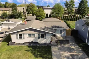 114 S Chase Dr, Crown Point, IN 46307 - Photo 1