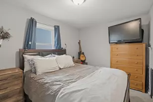 7719 Bigger St, Merrillville, IN 46410 - Photo 10