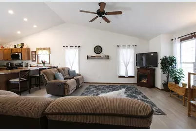 211 Whispering Boulevard, La Porte, IN 46350 - Photo 6